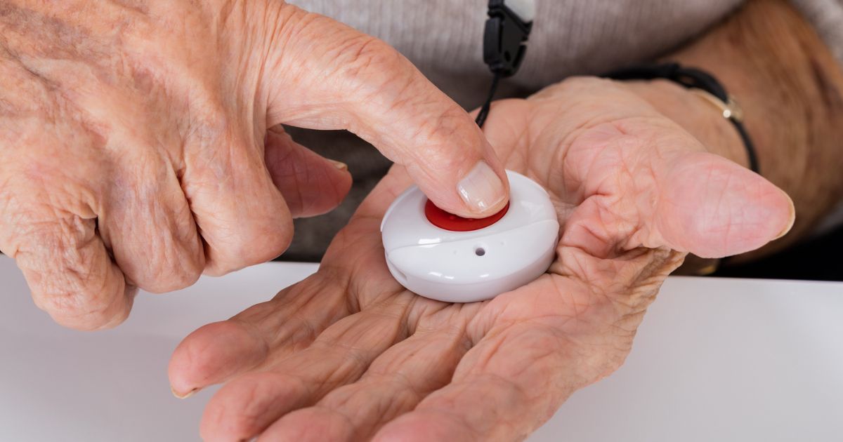 Pros and Cons of 5 Wearable Health Devices for Seniors